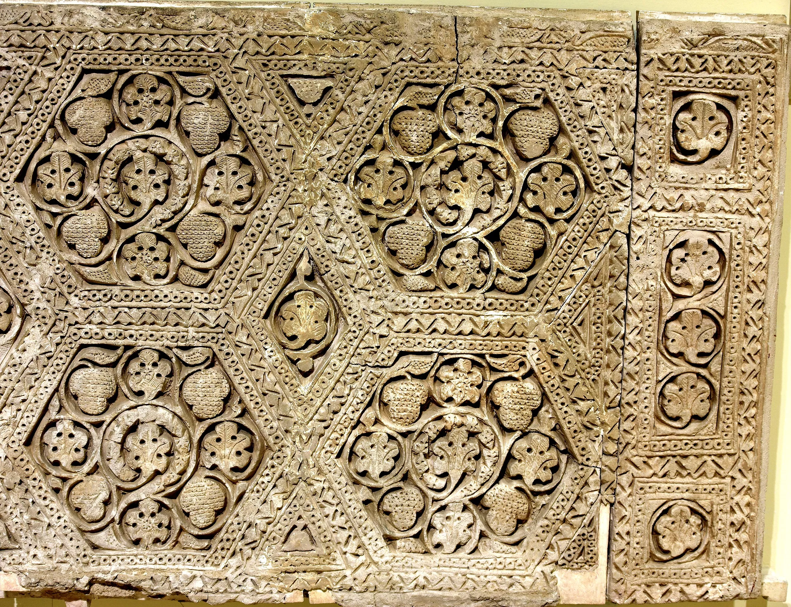 ديكور الديوان في العراق مزيج فريد من التقاليد والعصرية